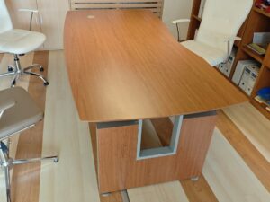 Mesa de Despacho con Cajonera (mesa y cajonera de exposición)